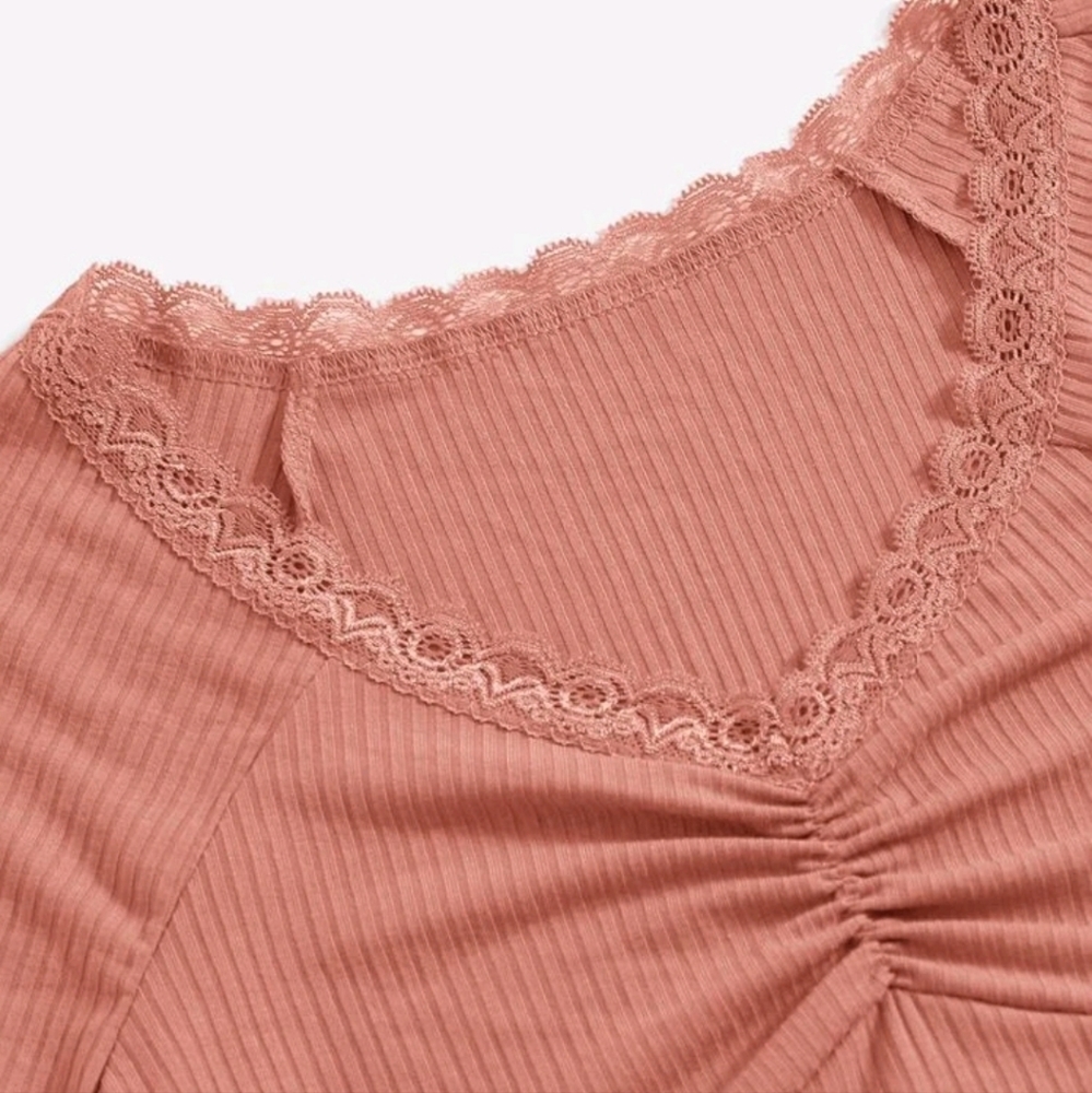 SHEIN Lace Trim Raglan Sleeve Ruched Rib-knit Crop Tee - Picture 5 of 5